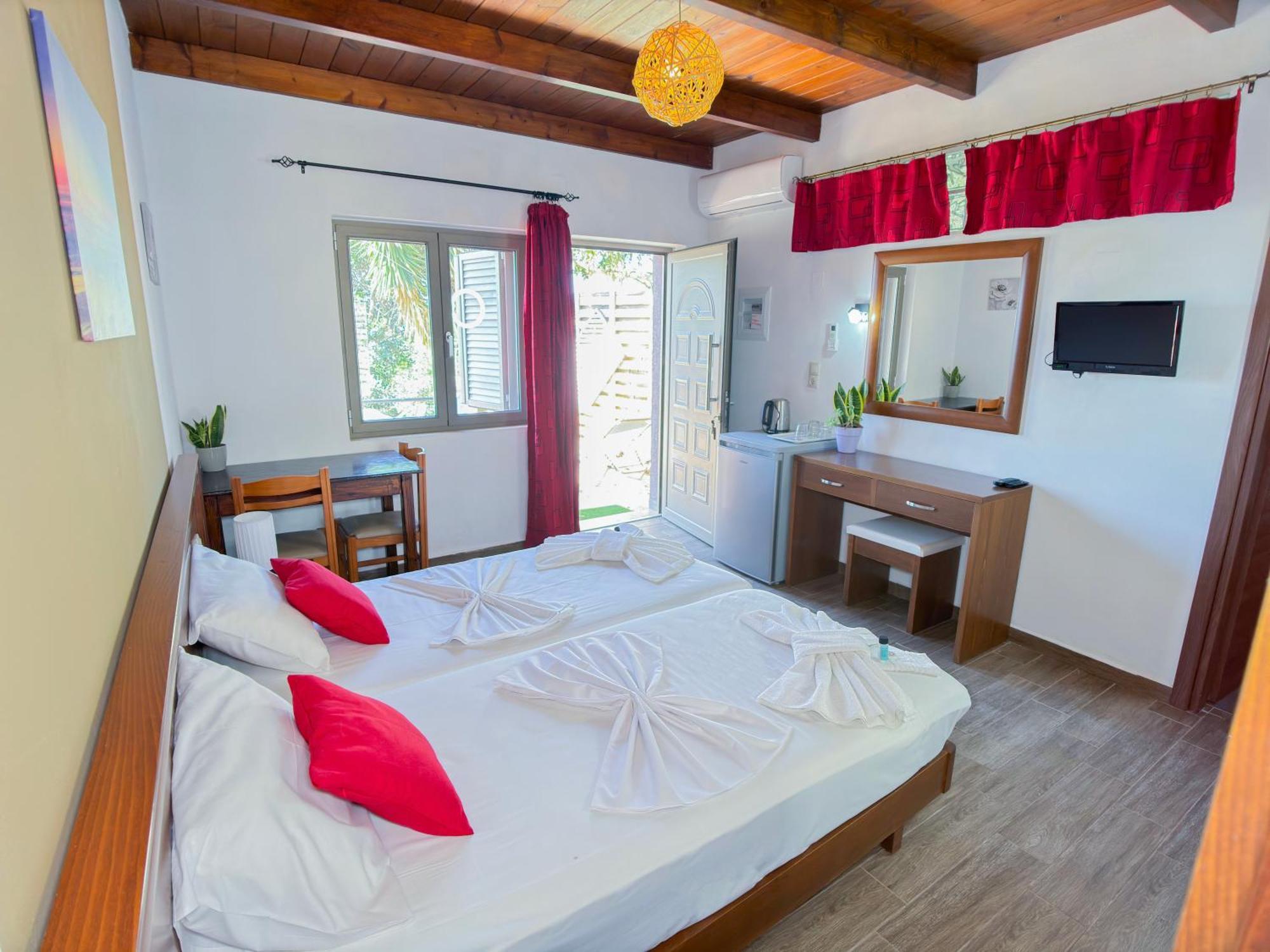 Beautiful Life Rooms With Sea View - Next To Elafonisi Beach エクステリア 写真